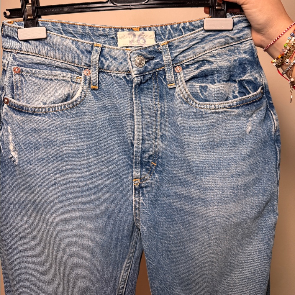 We The Free Distressed Blue Jeans Size 26 - Picture 3 of 11